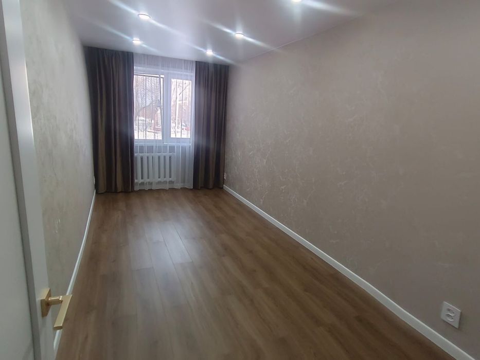 3-комнатная квартира ( Драмтеатр )