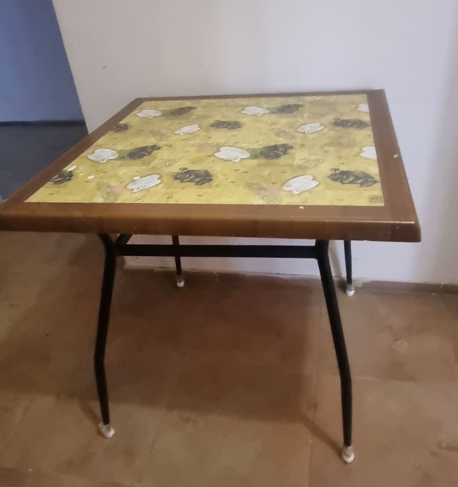 Продам стол винтажный