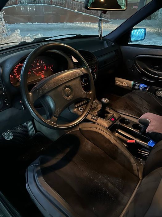 Бмв 325 , в хорошем состоянии