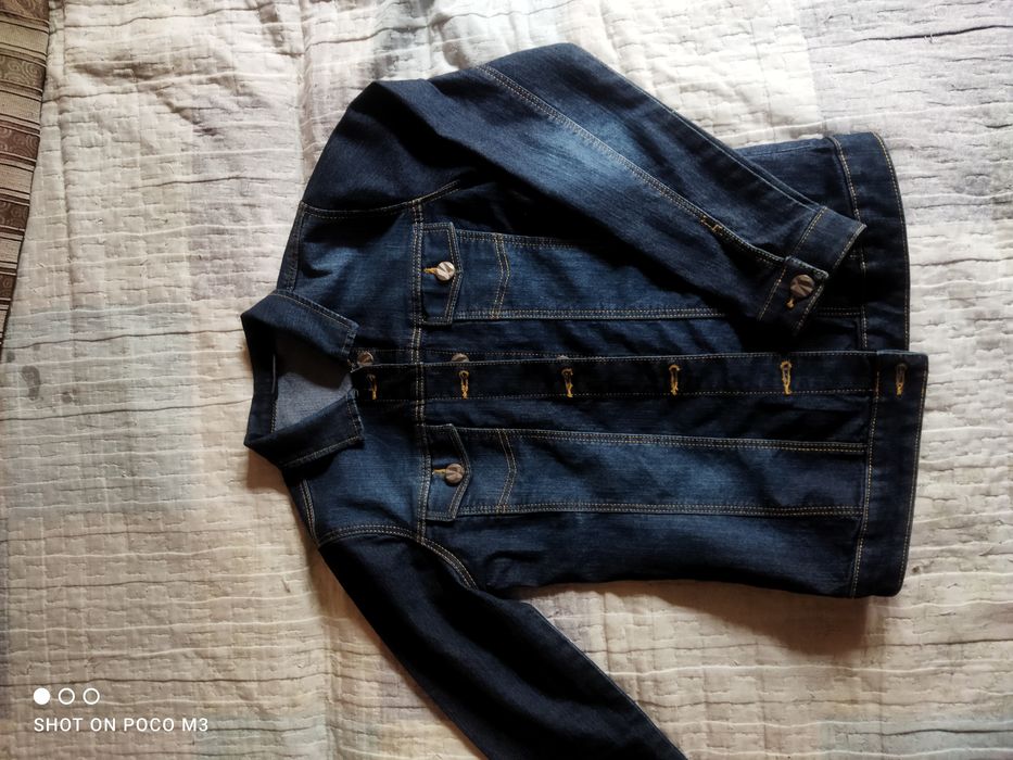 Джинсовая куртка