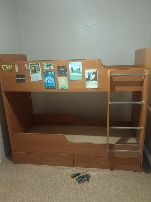 Продам 2х ярусную кровать.