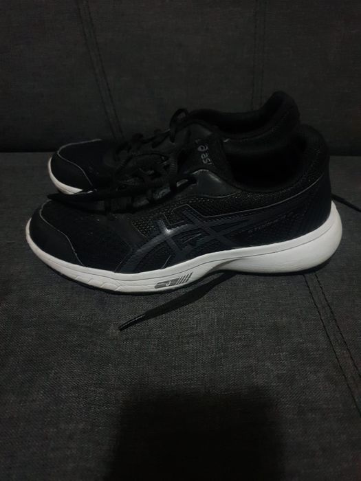 Asics adidasi. ..