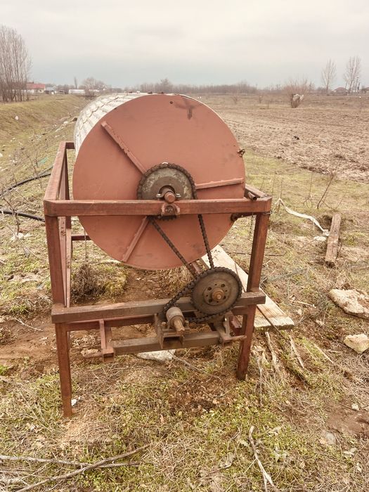 Masina spalat cartof,morcovi,radacinoase cu actionare la priza de pute