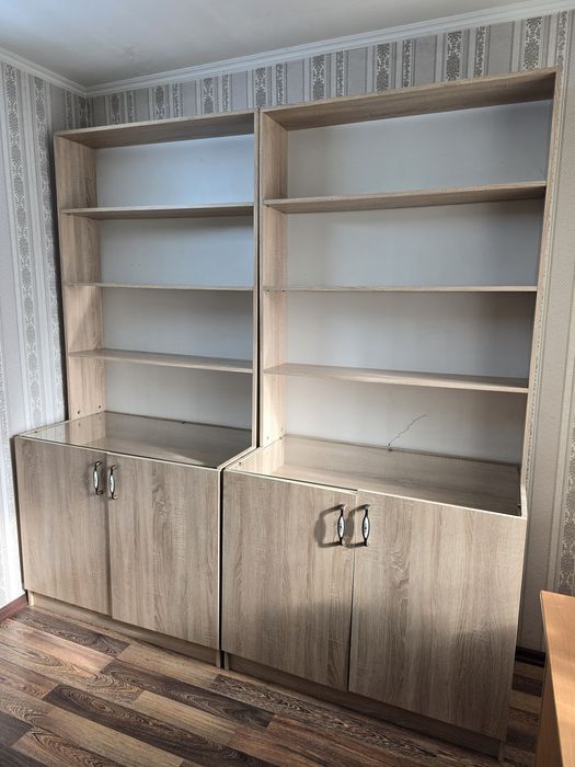 Продам 8 шкафов для магазина