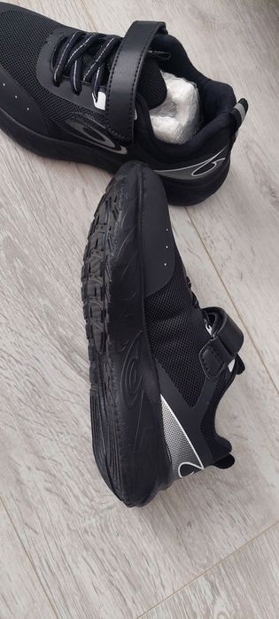 Кроссовки 33-34 размер новые