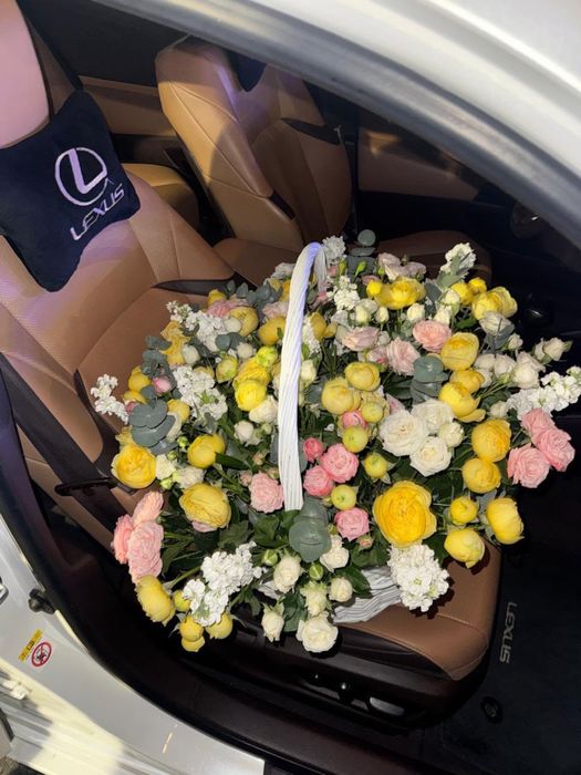 Цветы     Ranunculus,Spray Rose,Stock араласқан гүл