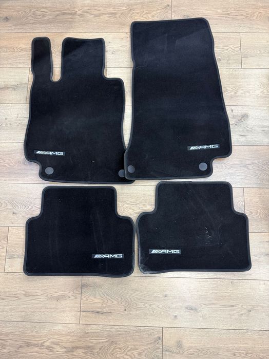 Оригинальные коврики на Mercedes E class W213