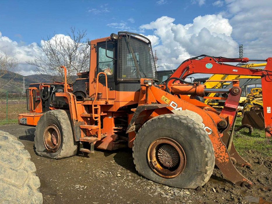 Dezmembrez incarcator frontal vola Daewoo Mega MG 300 - V