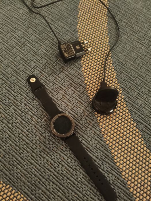 Продам часы Samsung watch