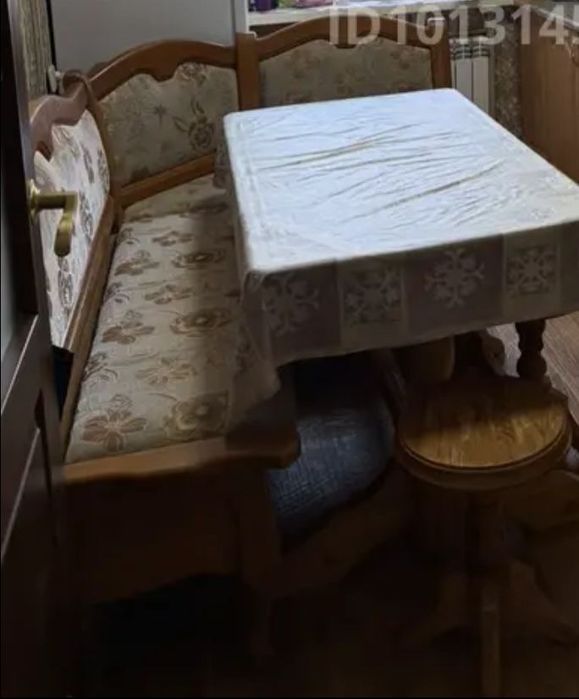 Угловой кухоный диван