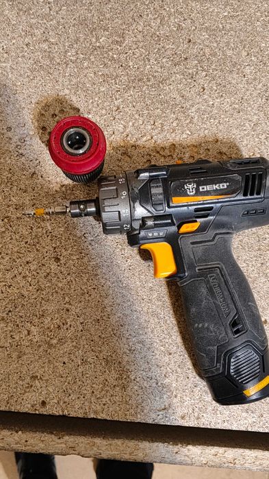 Продам 2 шуруповерт Deko 12v и 18v