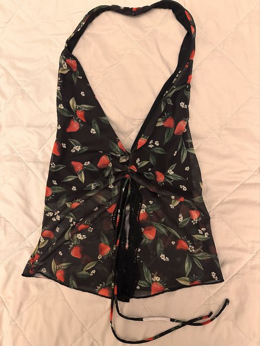 Топ Bershka с клубничками