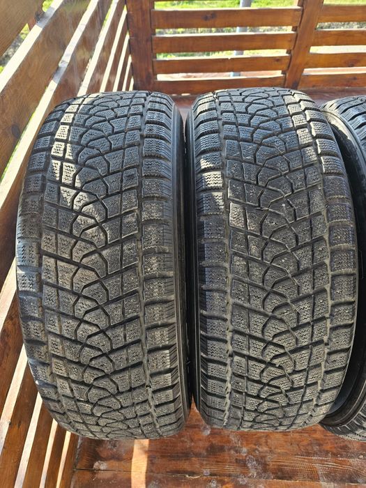 Шины зимние 265/65/17