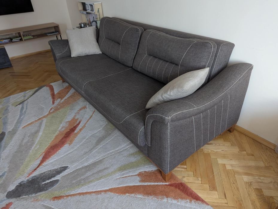 Триместен разтегателен диван