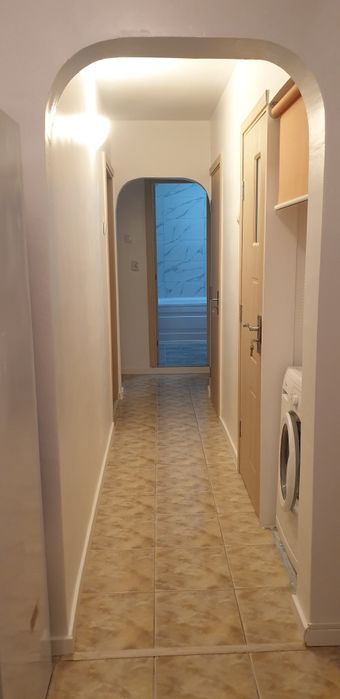 Închiriez 3 camere