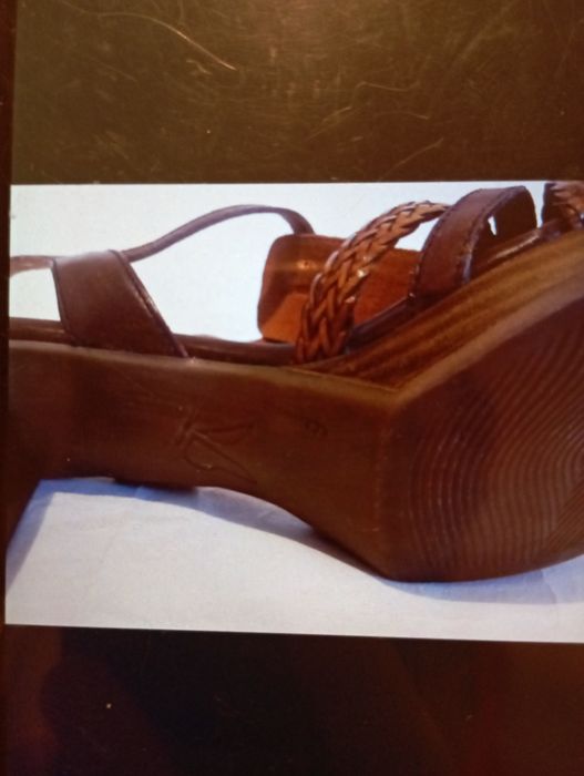 Босоножки женские