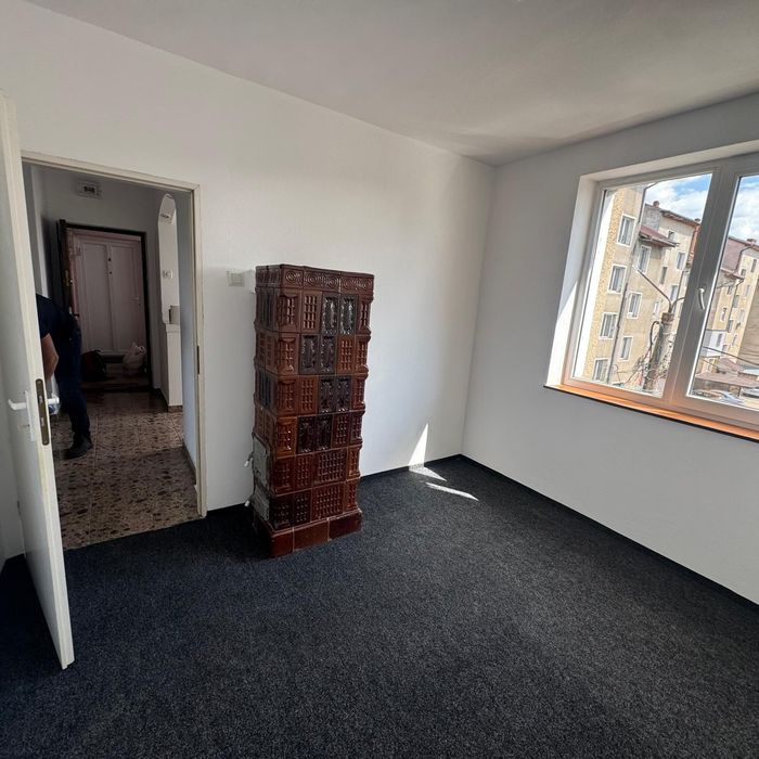 Proprietar vand apartament 3 camere