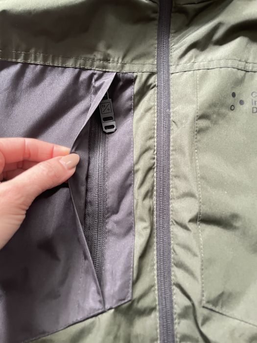 Яке Cropp M топло непромокаемо