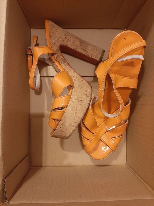 Sandale piele lacuita