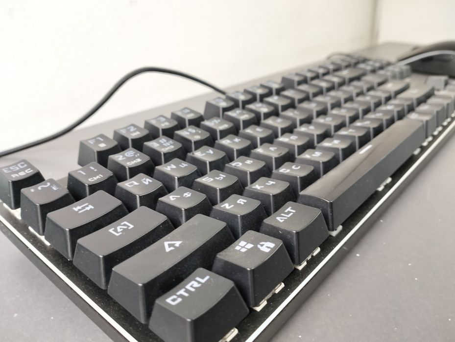 Монитор Acer и HP