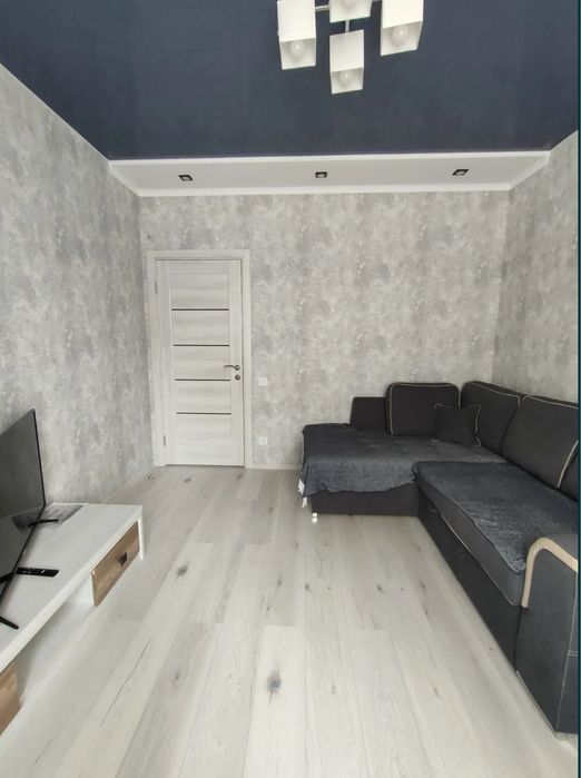 Сдам 2х комн квартиру посуточно, 4мкрн