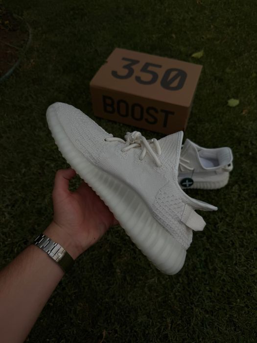 Adidasi Yeezy 350 V2 White / Premium / 2026