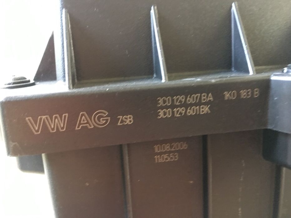 Filtru aer vw Passat B6/Passat B7/Passat CC/Golf5/Jetta/Touran