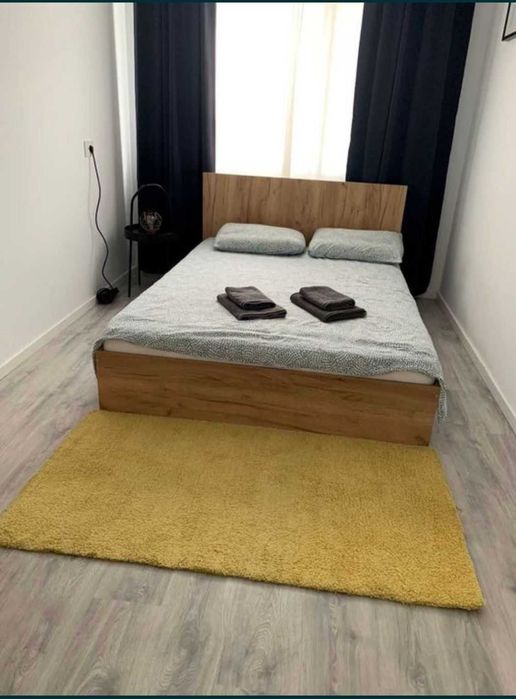 Inchiriez ap 3 camere Prima Onestilor cu loc de parcare exterior