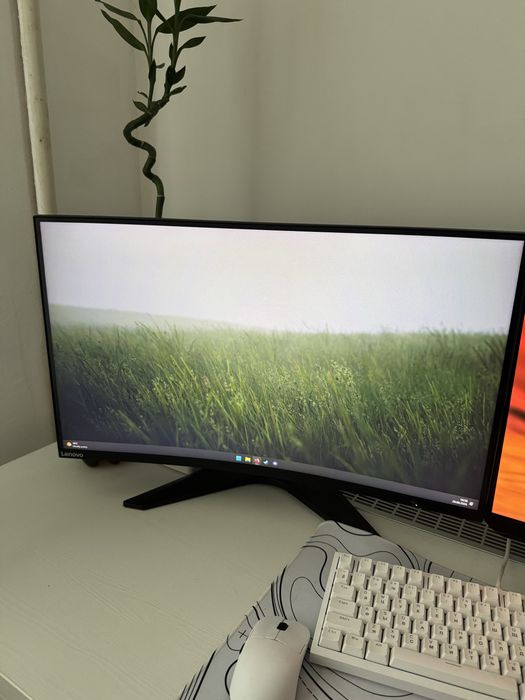 Монитор Lenovo игровой