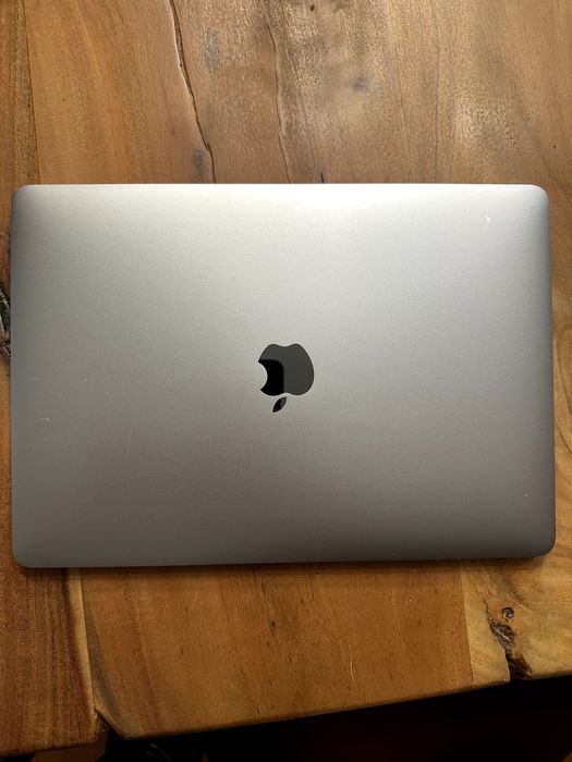 MacBook Pro 13" 2016, i5, 8GB/256GB, 700 lv