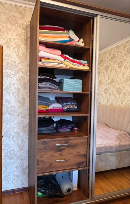 Продам большой вместительный шкаф-шифоньер