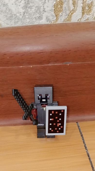 Продам Lego Minecraft The Deep Dark Battle