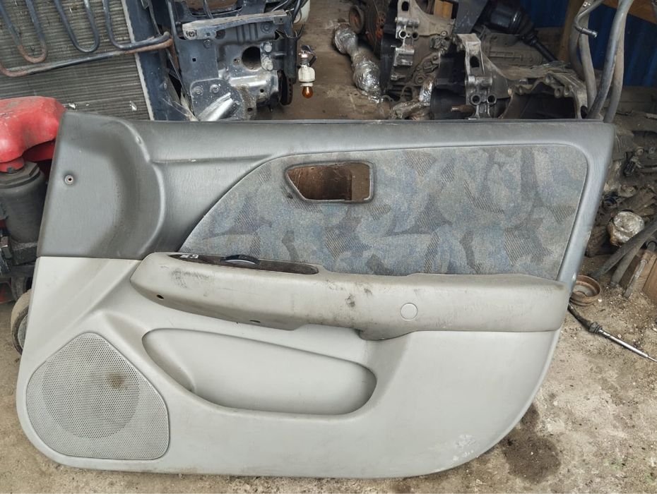 Обшивки от камри 20