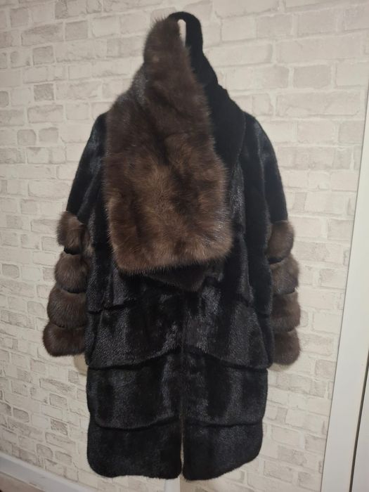 Продам Шубу с соболь