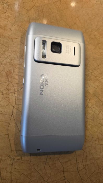 Telefon Nokia N8