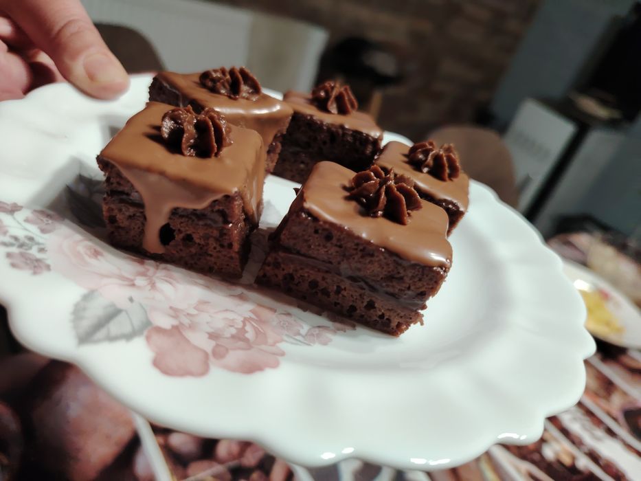 Prăjituri de casă artizanale