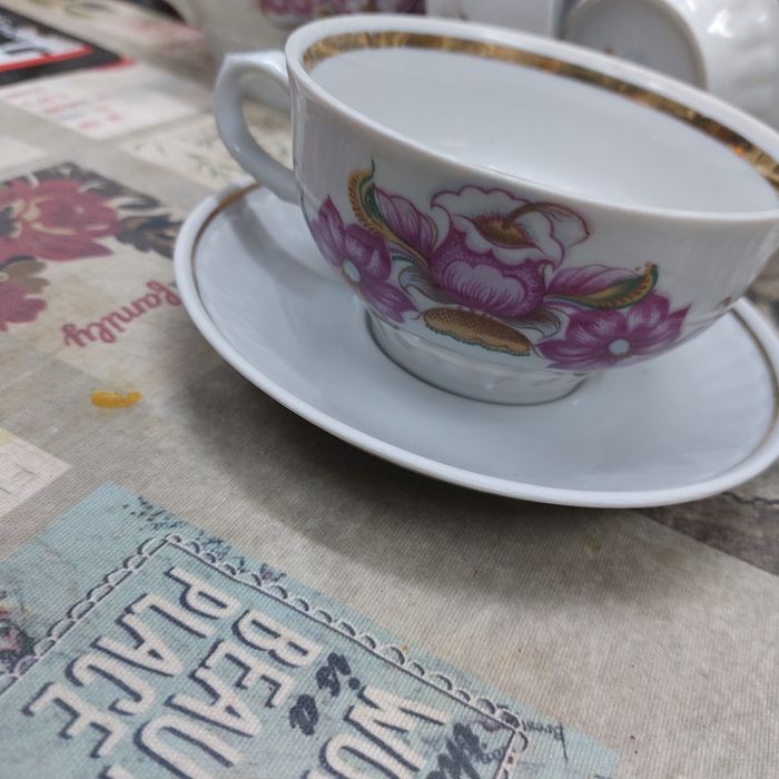 Продам  новый  чайный  сервиз