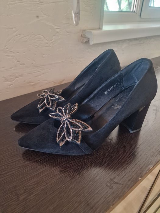 Стильное женские туфли