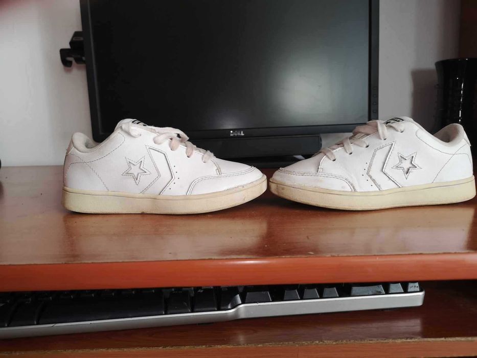 Adidasi Converse piele, marime 31,5