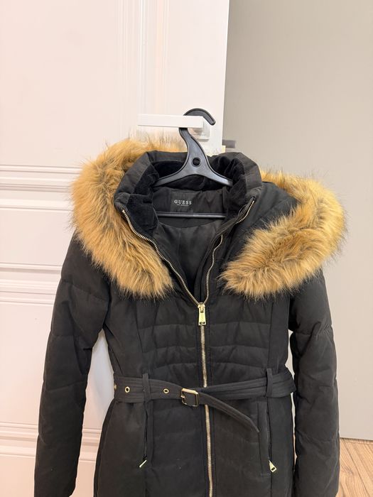 Черная паркк телпая Guess