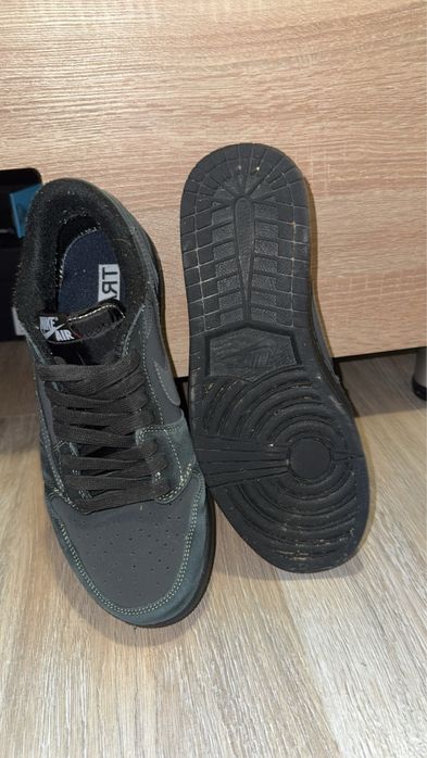 Nike dunk low x travis scott
