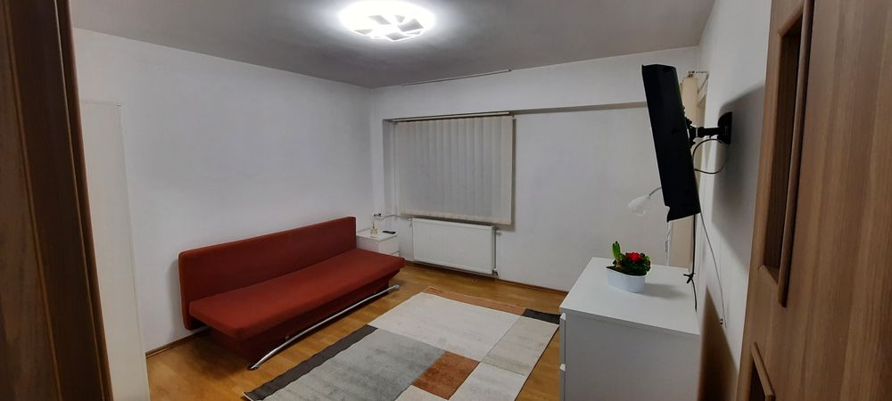 Inchiriez apartamernt cu 1 camera in Cluj.