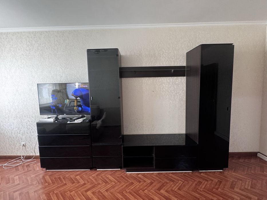 Продам шкаф сервант