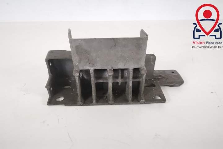 Лендроувер Дефендер / Land Rover Defender Оригинален десен лонжерон но