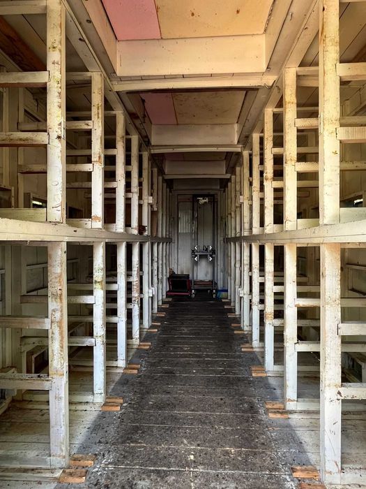 Vand pavilion apicol, inmatriculat apicol, 40 familii, stupi verticali