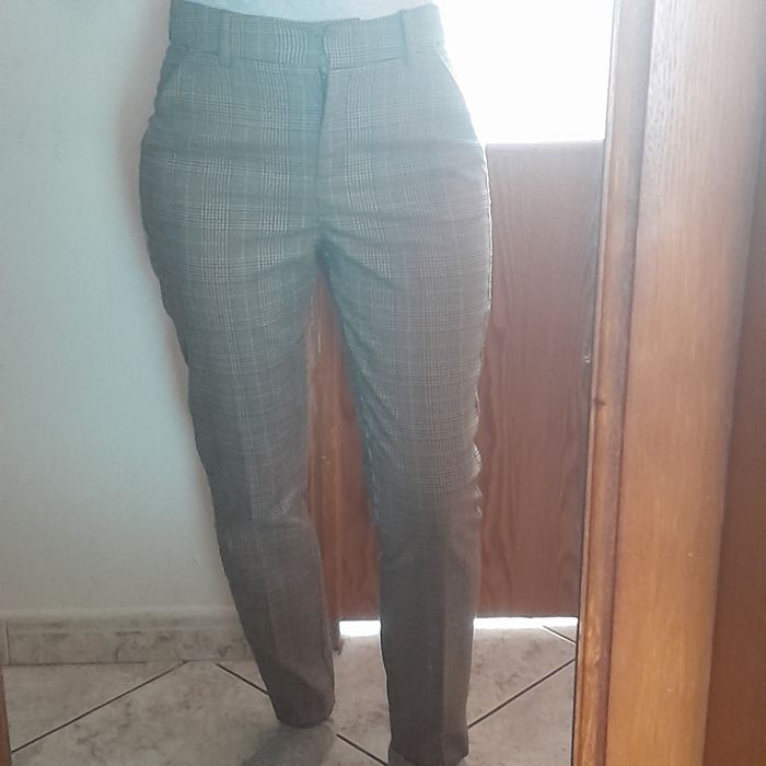 Pantaloni conici carouri Reserved