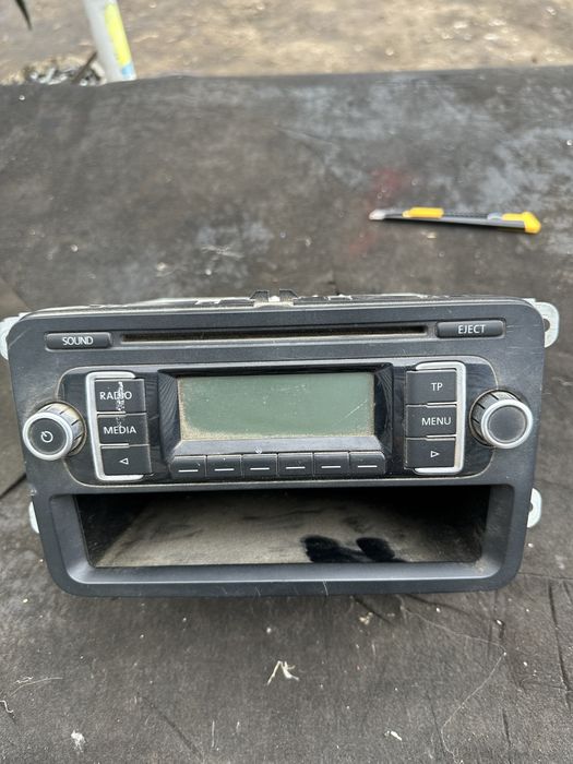 Оригинално CD радио плеър VW Golf 6 Passat T2 touran tiguan 2008-14