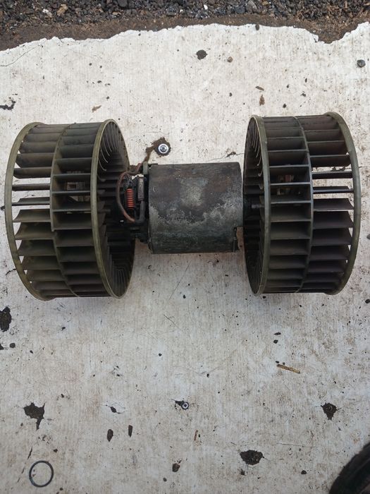 Моторчик печки Мерседес 124