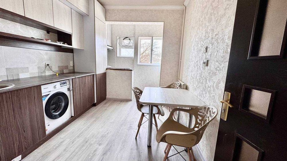 Продается большая 4-комн квартира на ул. Садыка Азимова. 100м2 Центр