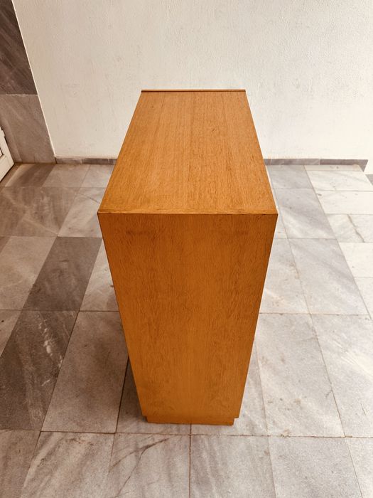 Винтидж скрин от масив – скандинавски стил (Швеция)